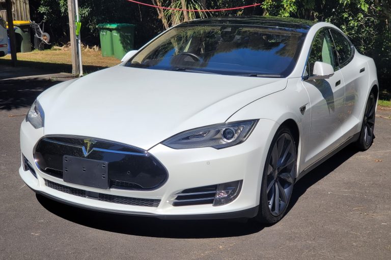 Picture of Tesla Model S P85D, 2015, 7 seats, Free Unlimited Supercharging, 41k km