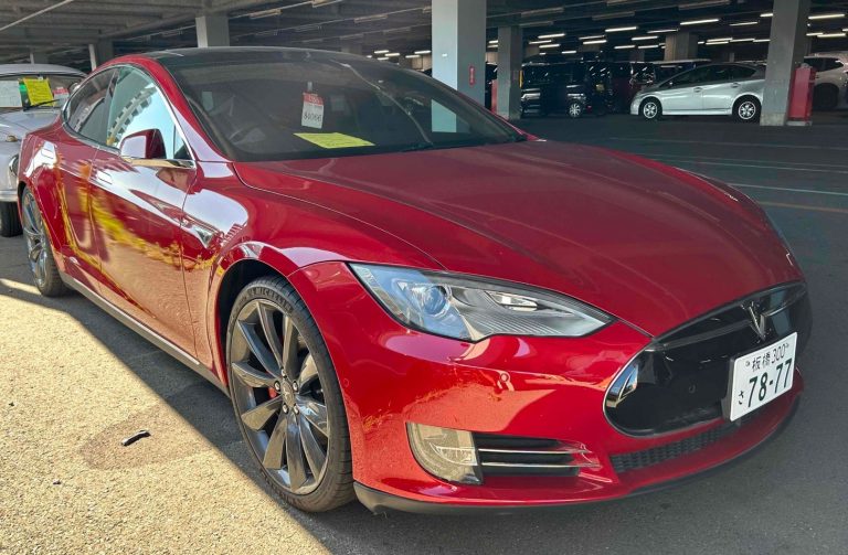 Picture of Tesla Model S P90D L+ 2016 $3.5k Rebate 80k km